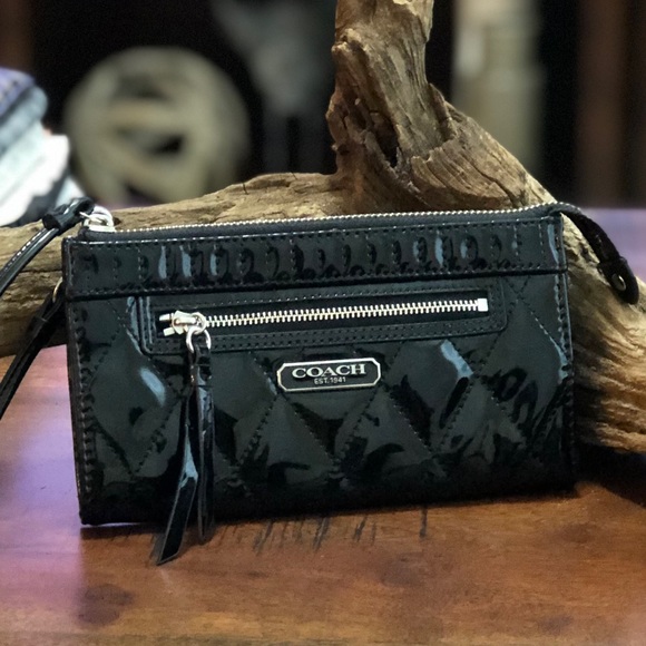 Coach Patent Leather Wristlet w/ dust cover - Picture 2 of 7